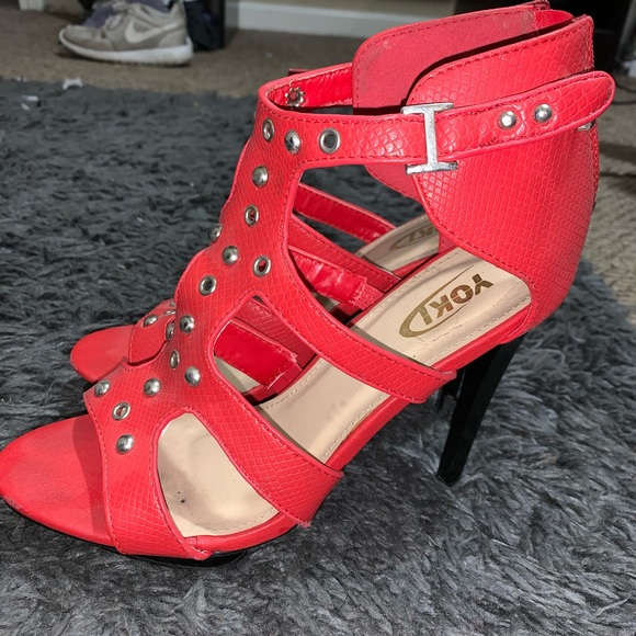Red heels - Picture 2 of 3